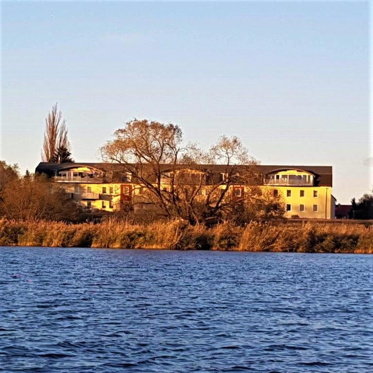 Ferienwohnung mit Seeblick room 2